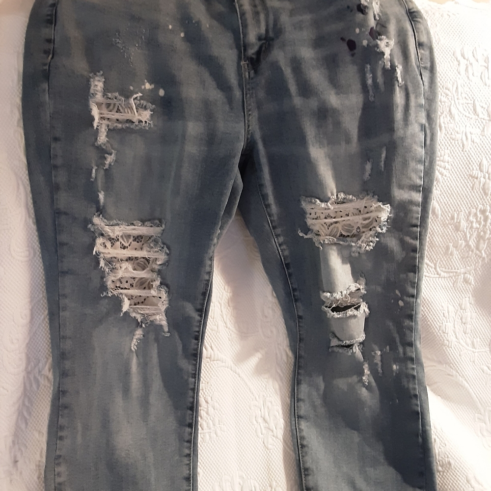 Judy Blue Destressed 16w Jeans